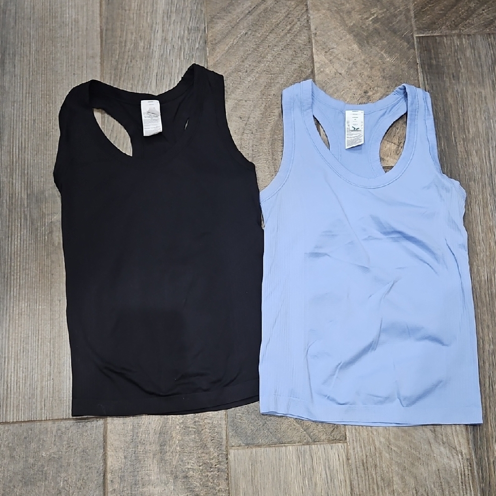 Set Of 2 Old Navy Dri-fit Tanks - Size XS
